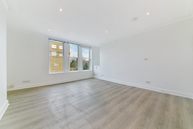 The Gardens, East Dulwich London SE22 2 bed apartment to rent - £2,350 pcm (£542 pw)