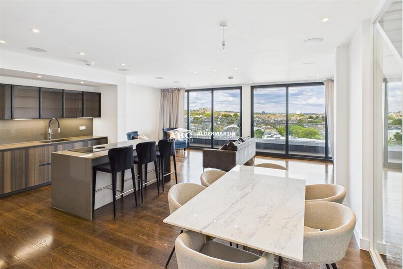 CAM03215 G0-PR0088-STILL004.jpg