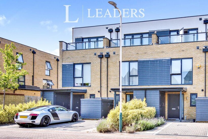 Charlock Close, RM3 3 bed house to rent - £2,375 pcm (£548 pw)