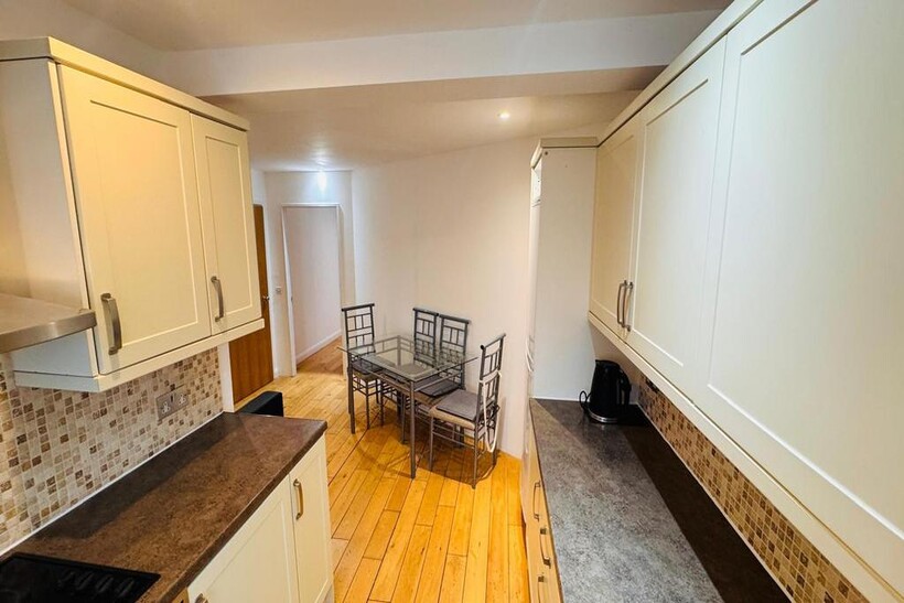 Broadway, London W13 1 bed in a flat share to rent - £1,062 pcm (£245 pw)