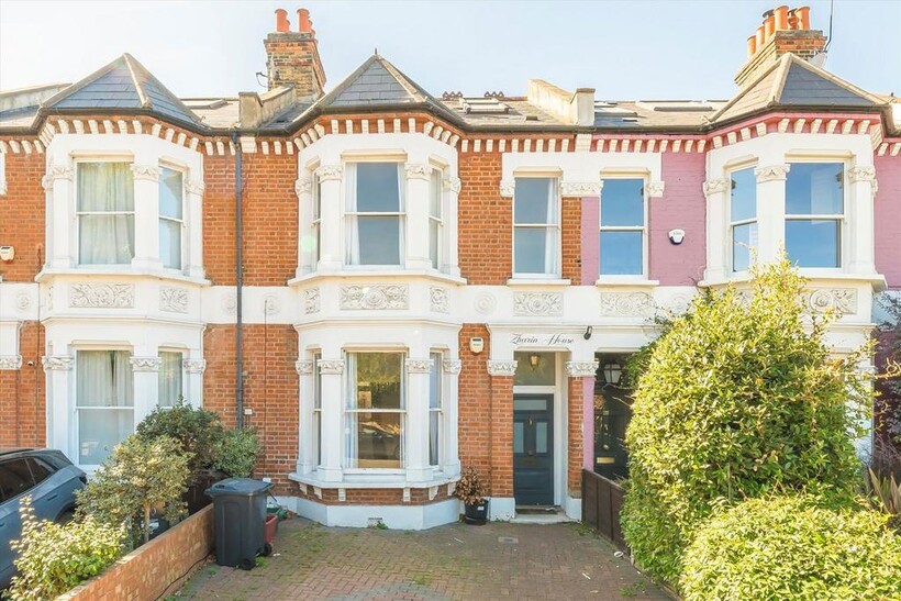Chiswick Lane, London W4 5 bed house to rent - £4,498 pcm (£1,038 pw)