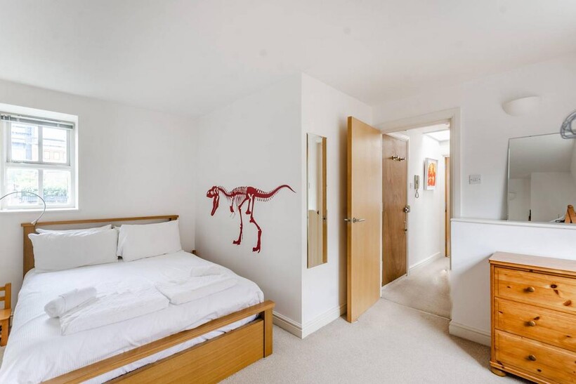Red Lion Street, Bloomsbury, London... 1 bed flat to rent - £3,142 pcm (£725 pw)