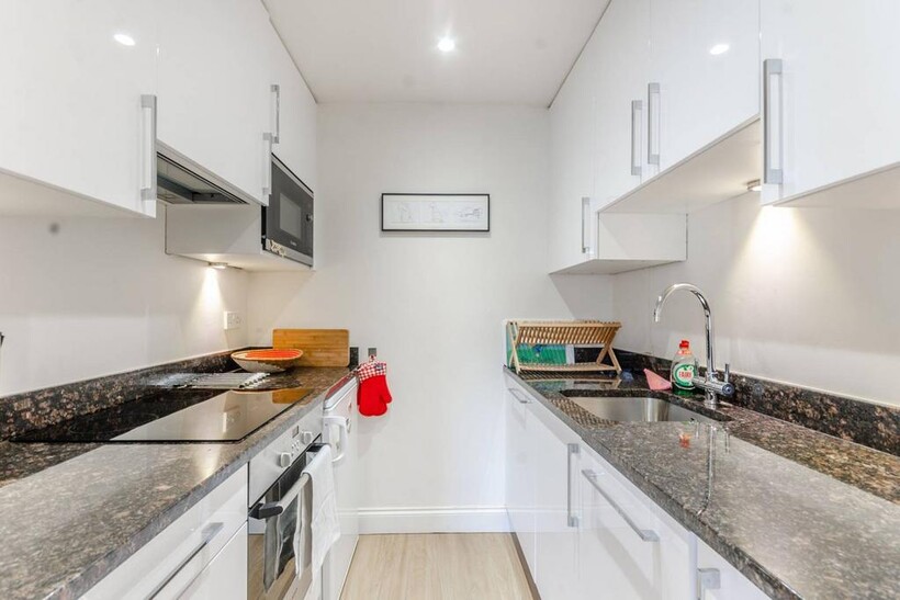 Red Lion Street, Bloomsbury, London... 1 bed flat to rent - £3,142 pcm (£725 pw)