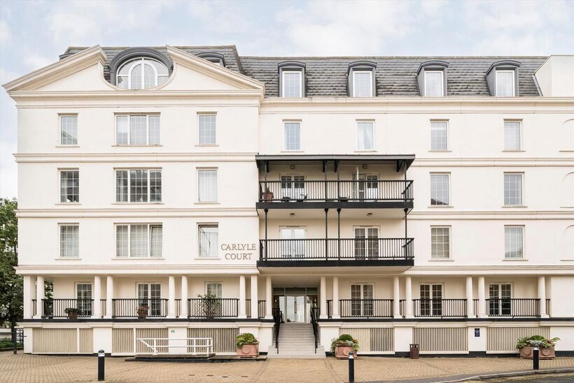 Carlyle Court, London SW10 2 bed flat to rent - £3,696 pcm (£853 pw)
