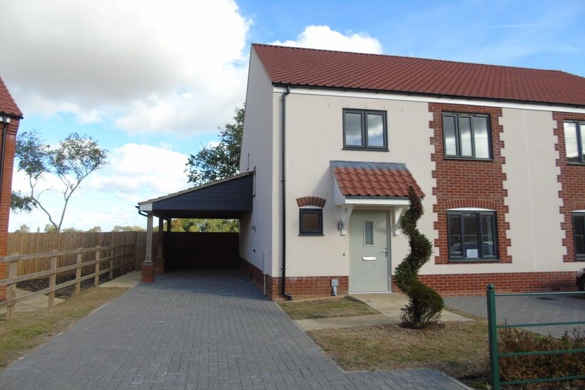 Bakers Way, Docking, King's Lynn 4 bed semi-detached house to rent - £1,750 pcm (£404 pw)