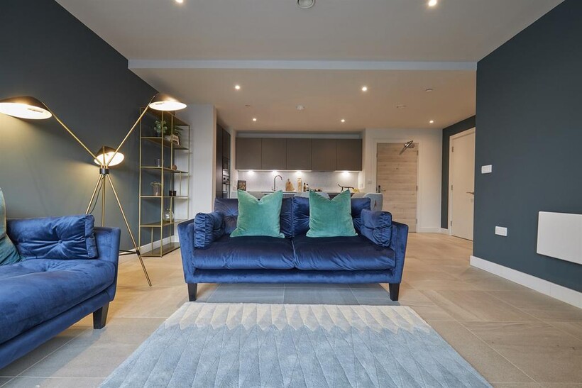 at Angel Gardens, 1 Rochdale Road M4 3 bed apartment to rent - £2,550 pcm (£588 pw)