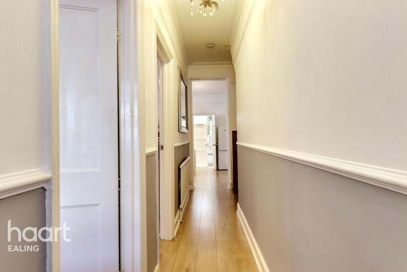 Lawrence Road, LONDON 2 bed townhouse to rent - £1,895 pcm (£437 pw)