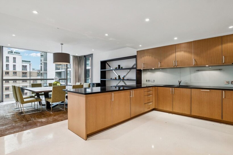 The Knightsbridge, London, SW7 3 bed apartment to rent - £32,500 pcm (£7,500 pw)