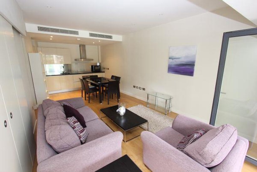 Grosvenor Waterside, Belgravia SW1W 2 bed apartment to rent - £3,878 pcm (£895 pw)