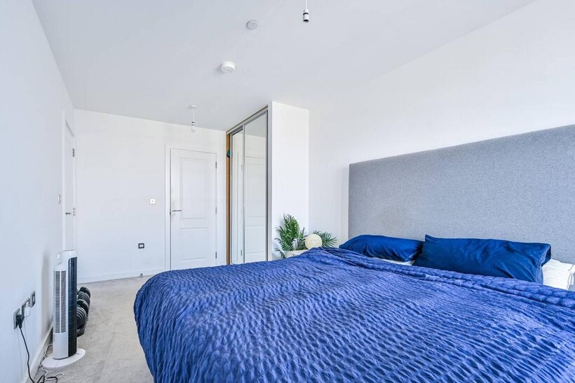 HARRISON WALK, Greenwich, London, SE10 2 bed flat to rent - £3,300 pcm (£762 pw)