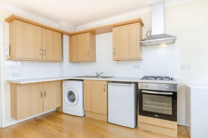 New Cross Road, New Cross, London, SE14 2 bed flat to rent - £1,795 pcm (£414 pw)