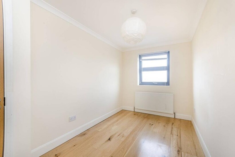 New Cross Road, New Cross, London, SE14 2 bed flat to rent - £1,795 pcm (£414 pw)