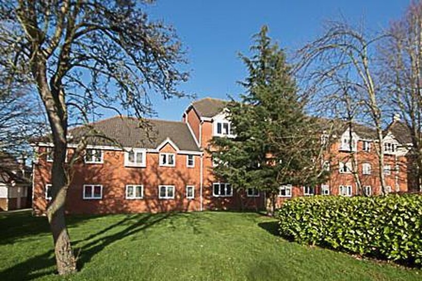 Ongar Road, Brentwood 1 bed flat to rent - £1,025 pcm (£237 pw)
