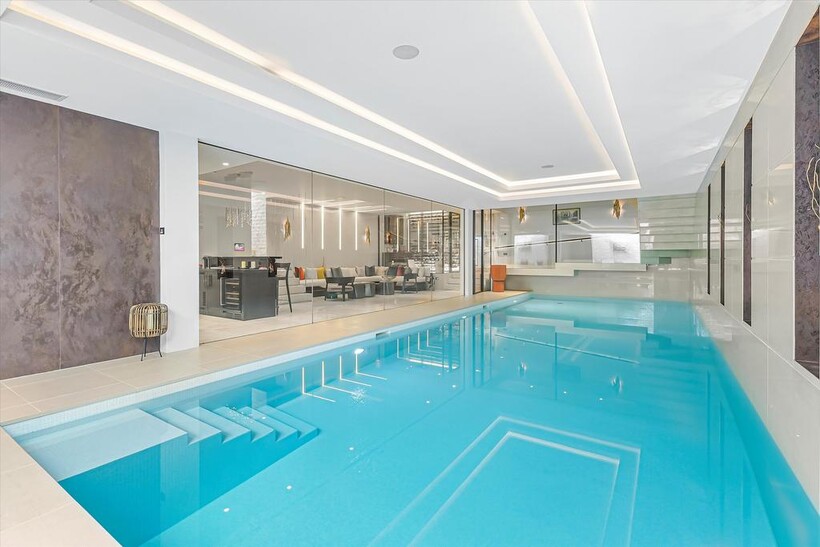 Ingram Avenue, Hampstead  NW11 6 bed detached house to rent - £52,000 pcm (£12,000 pw)