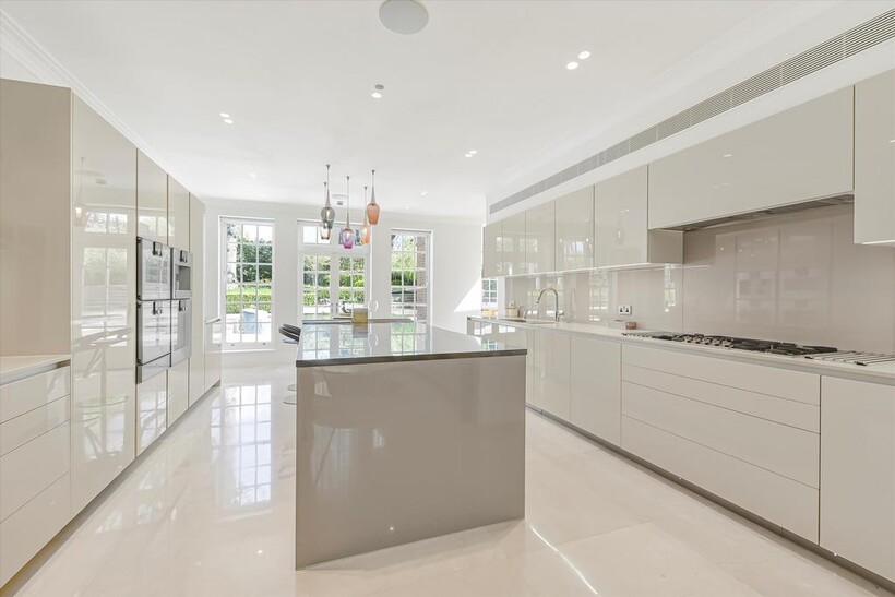 Ingram Avenue, Hampstead  NW11 6 bed detached house to rent - £52,000 pcm (£12,000 pw)