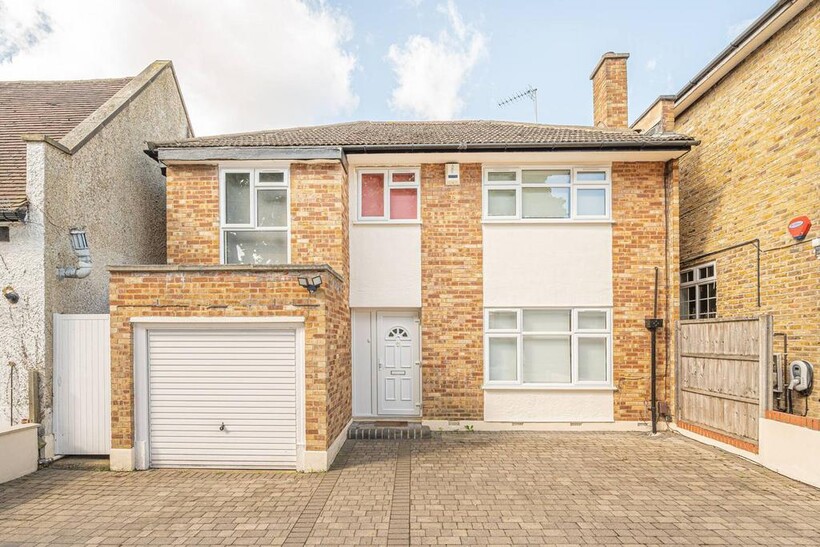 Essex Park, Finchley, London, N3 5 bed house to rent - £6,864 pcm (£1,584 pw)