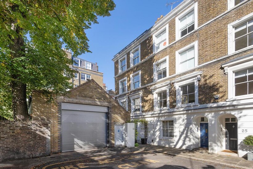 Ansdell Terrace, London, W8 4 bed townhouse to rent - £11,917 pcm (£2,750 pw)