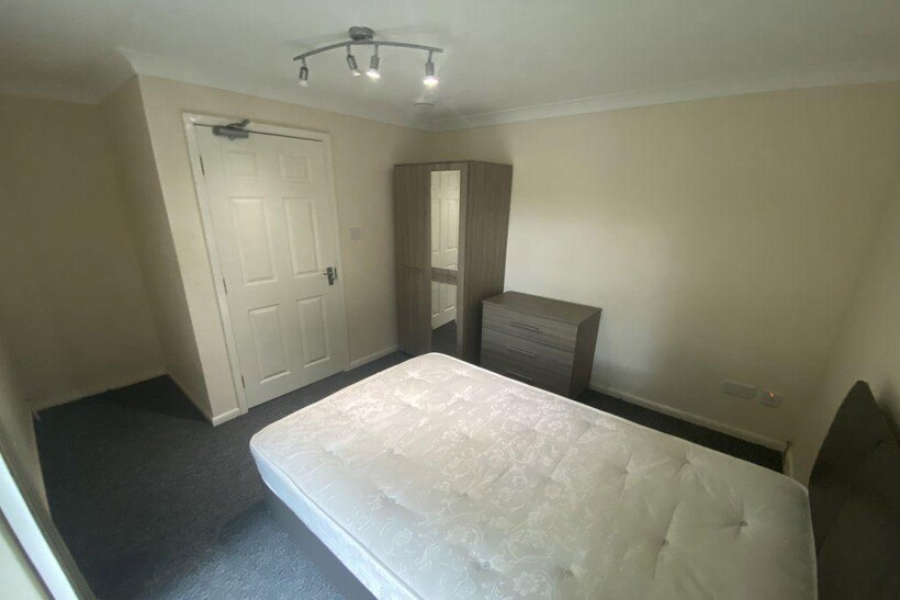 Rm 4, Brookfurlong, Ravensthorpe, PE3... 1 bed in a house share to rent - £430 pcm (£99 pw)