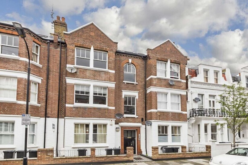Vera Road, London SW6 2 bed flat to rent - £2,249 pcm (£519 pw)