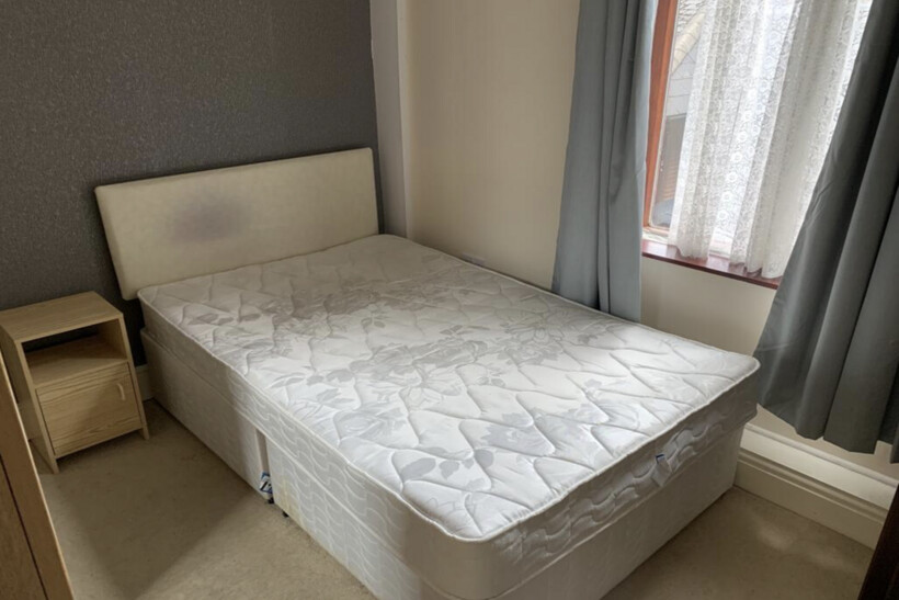 Room 2, 6 Lonsdale Road... 1 bed in a house share to rent - £395 pcm (£91 pw)