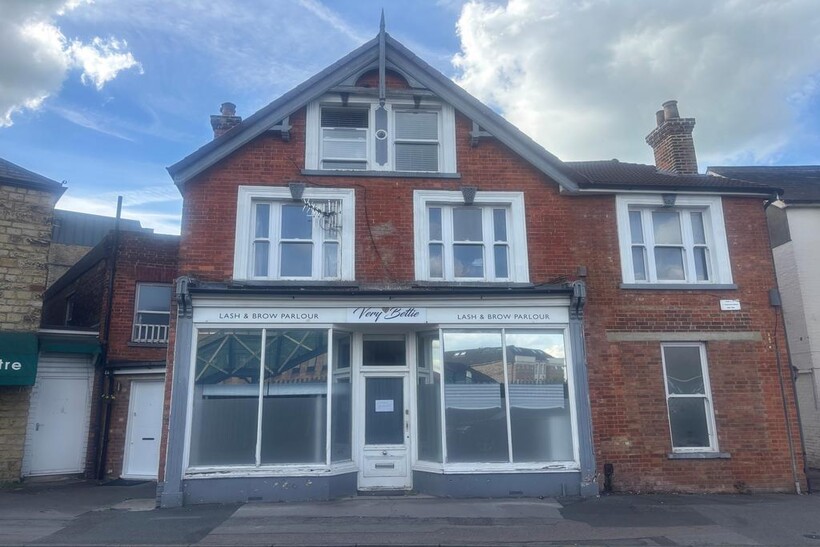 Yattendon Road, Surrey, RH6 Property to rent - £741 pcm (£171 pw)