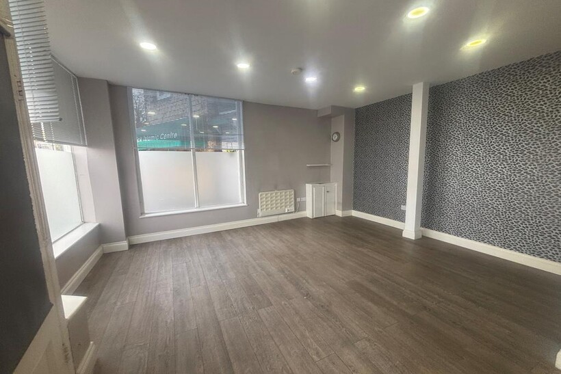 Yattendon Road, Surrey, RH6 Property to rent - £741 pcm (£171 pw)