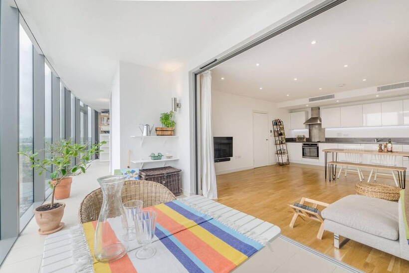 Ealing Road, Brentford, TW8 2 bed flat to rent - £2,795 pcm (£645 pw)