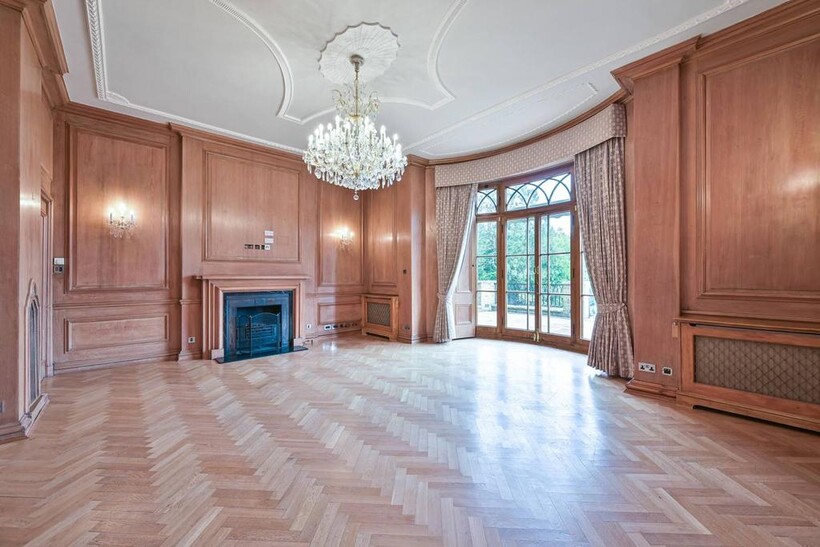 Hadley Green Road, Hadley Wood... 9 bed detached house to rent - £24,999 pcm (£5,769 pw)