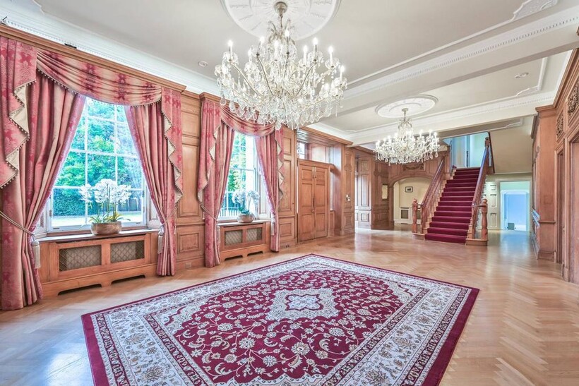 Hadley Green Road, Hadley Wood... 9 bed detached house to rent - £24,999 pcm (£5,769 pw)