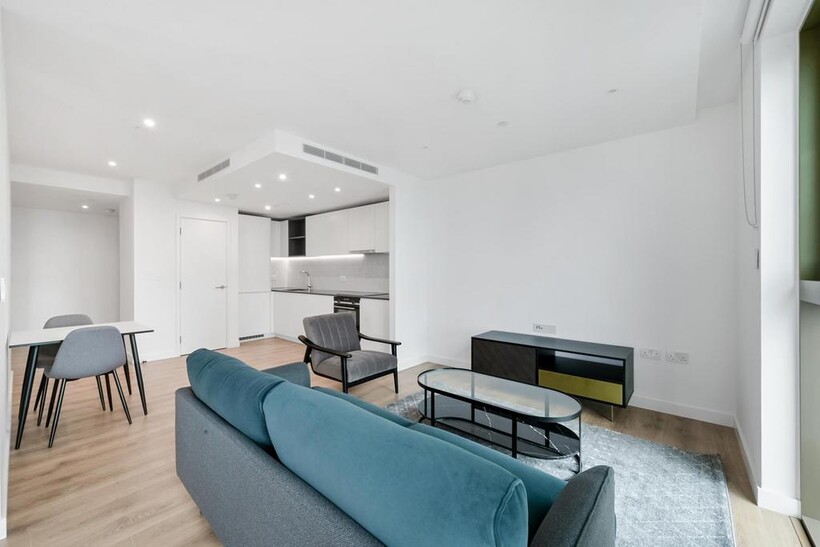 One Thames Quay, Marsh Wall 1 bed apartment to rent - £3,098 pcm (£715 pw)