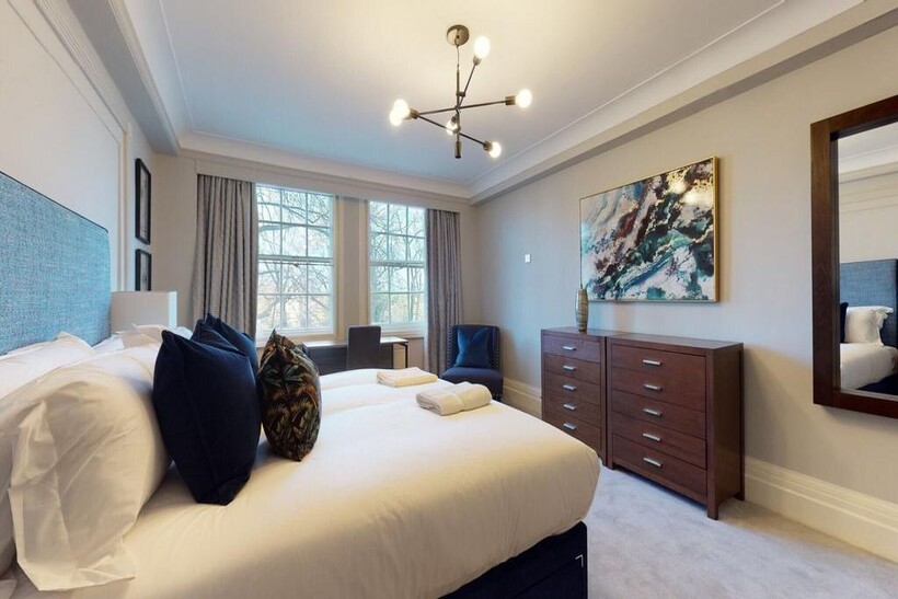 Park Road, St Johns Wood, NW8 6 bed flat to rent - £8,797 pcm (£2,030 pw)