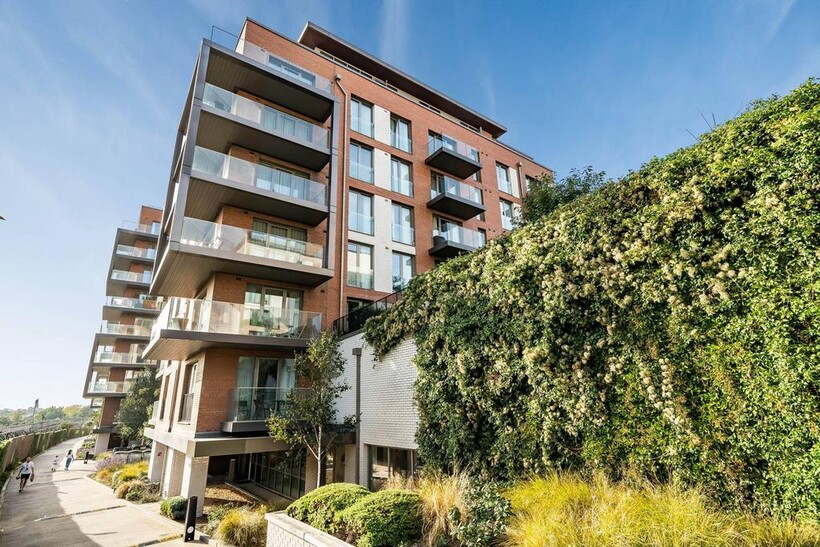 Heritage Lane, West Hampstead... 2 bed flat to rent - £3,550 pcm (£819 pw)