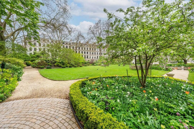 Cleveland Square, Bayswater, London, W2 2 bed flat to rent - £4,350 pcm (£1,004 pw)