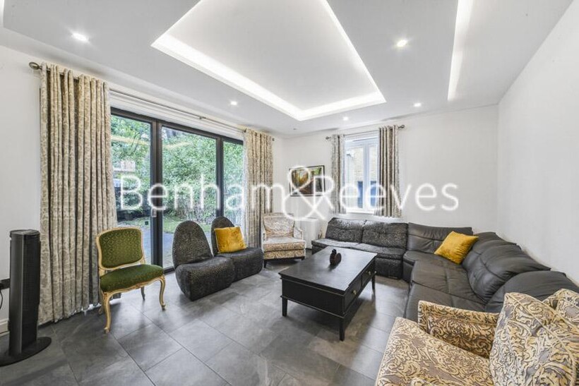 Ashchurch Grove, Hammersmith W12 5 bed apartment to rent - £8,500 pcm (£1,962 pw)