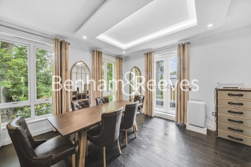 Ashchurch Grove, Hammersmith W12 5 bed apartment to rent - £8,500 pcm (£1,962 pw)