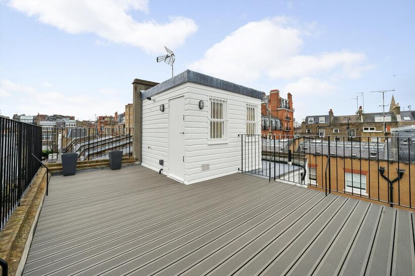 Roland Way, South Kensington, London... 4 bed terraced house to rent - £9,533 pcm (£2,200 pw)