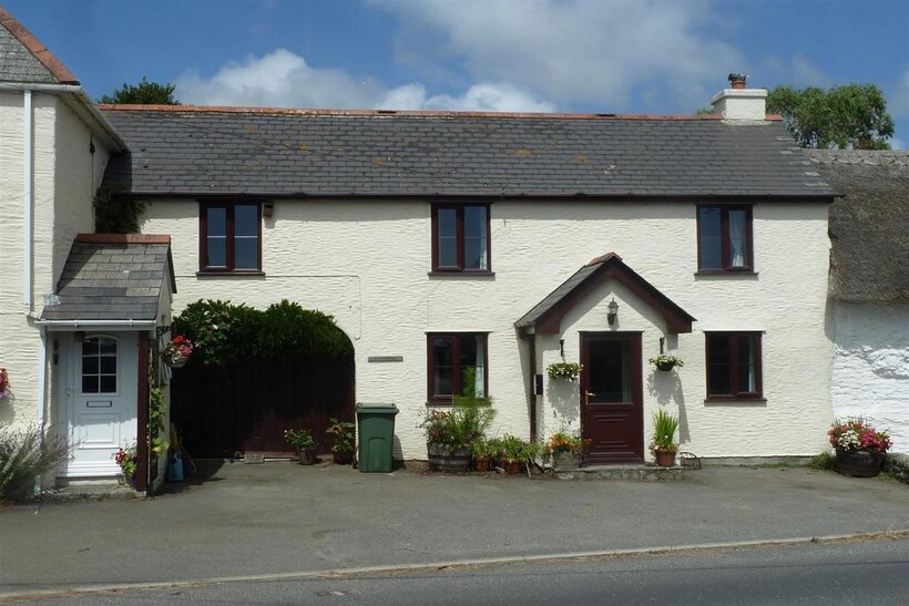 Trewithian 3 bed terraced house to rent - £1,100 pcm (£254 pw)