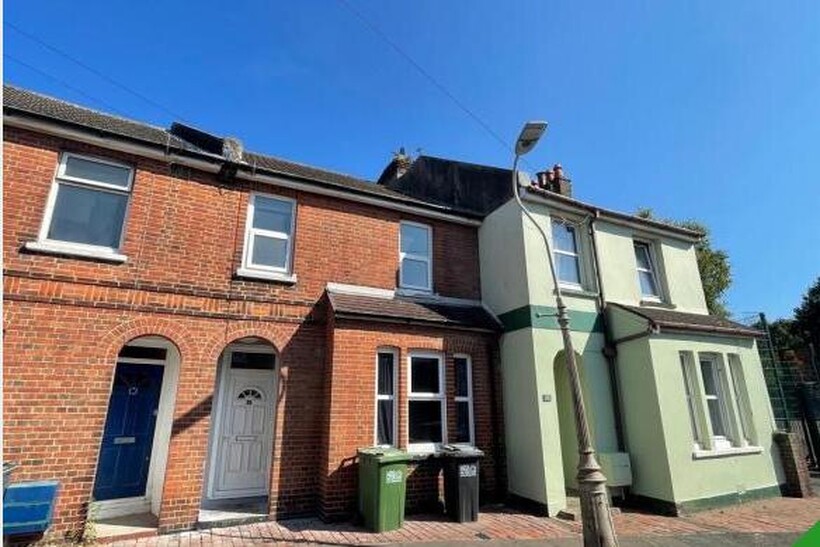 Melbourne Road, Eastbourne, BN22 3 bed terraced house to rent - £1,250 pcm (£288 pw)
