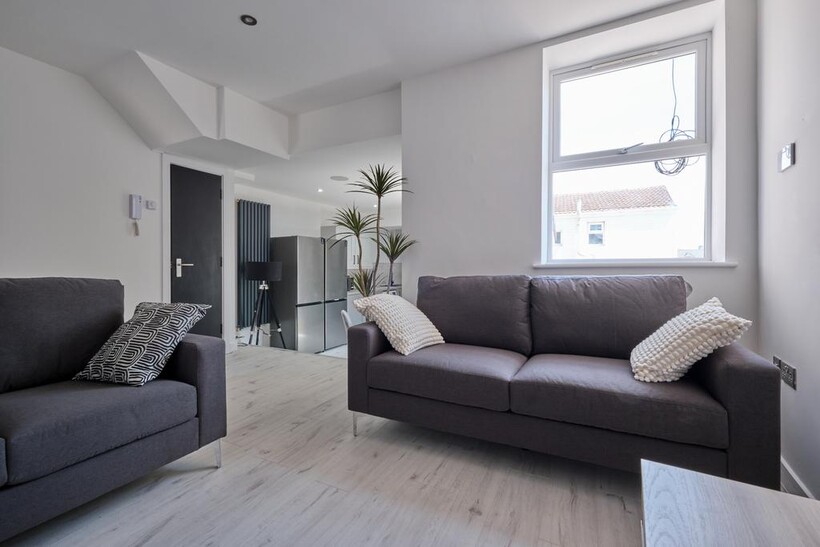 22, Brynmill Terrace SA2 6 bed terraced house to rent - £672 pcm (£155 pw)