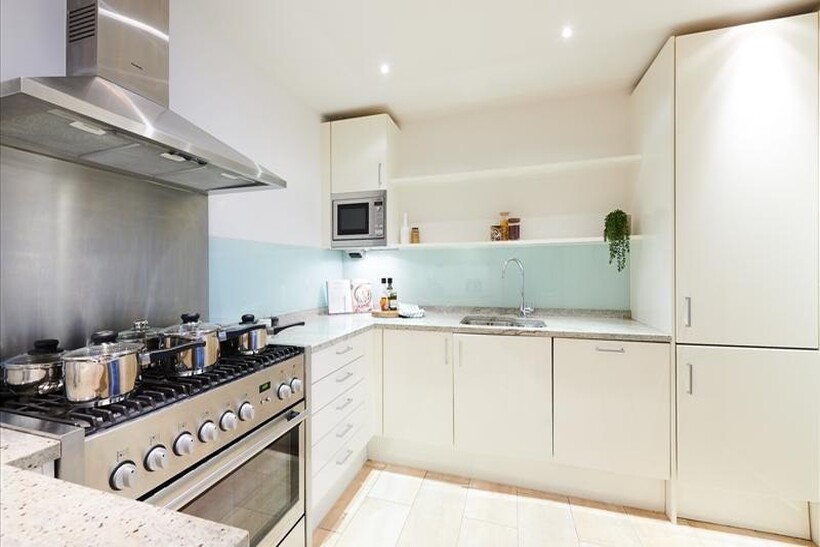 Young Street, London, W8 2 bed apartment to rent - £8,450 pcm (£1,950 pw)