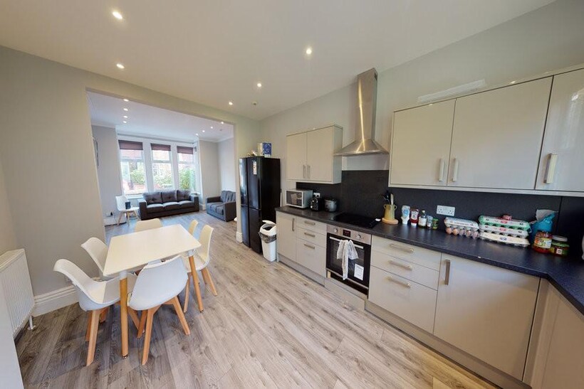 Estcourt Avenue, Leeds 7 bed house to rent - £620 pcm (£143 pw)