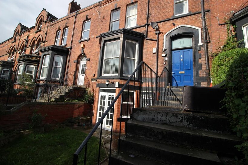 Regent Park Terrace, Leeds LS6 8 bed terraced house to rent - £4,680 pcm (£1,080 pw)