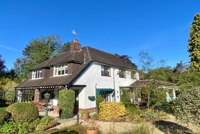 Bruntwood Lane, Cheadle, SK8 1HS 4 bed detached house to rent - £2,995 pcm (£691 pw)