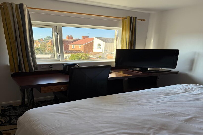 Room 209, Simply Stay Lincoln Road... 1 bed in a house share to rent - £399 pcm (£92 pw)