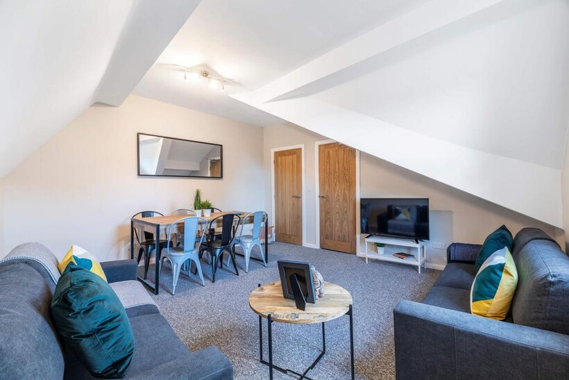 Blenheim Square, Leeds 6 bed house to rent - £641 pcm (£148 pw)