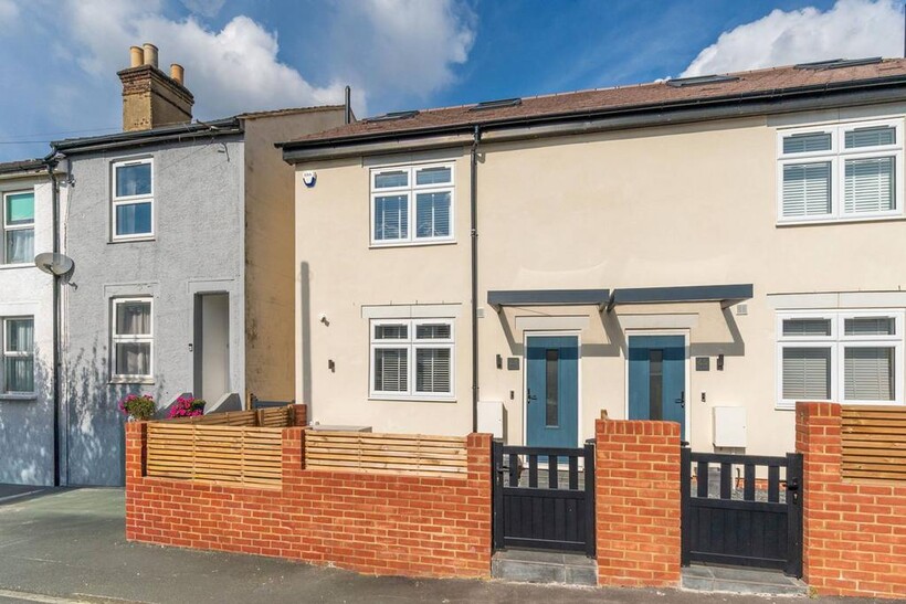 South Croydon, South Croydon, CR2 3 bed semi-detached house to rent - £4,400 pcm (£1,015 pw)