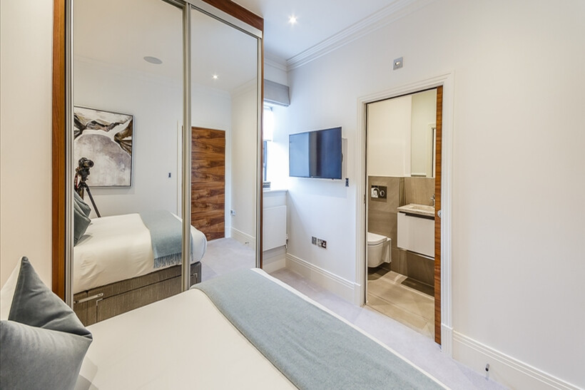 Rainville Road, London W6 2 bed flat to rent - £3,850 pcm (£888 pw)