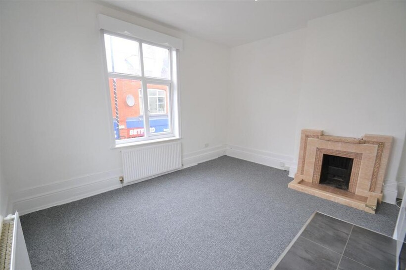 Elliott Street, Manchester M29 2 bed flat to rent - £695 pcm (£160 pw)