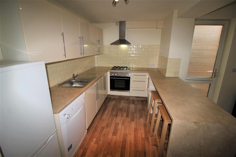*£120pppw excl bills* Maxwell Close... 5 bed terraced house to rent - £2,607 pcm (£602 pw)