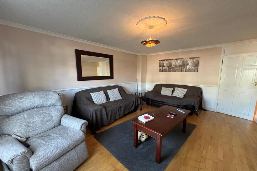 Stellman Close, London E5 1 bed in a house share to rent - £750 pcm (£173 pw)